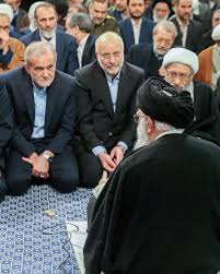 عزیزانم مذاکره با آمریکا هیچ گره‌ای از مشکلات کشور و مردم باز نمیکنه 
بخدا دارم فارسی صحبت میکنم میفهمیییییییید یا نه ؟؟!