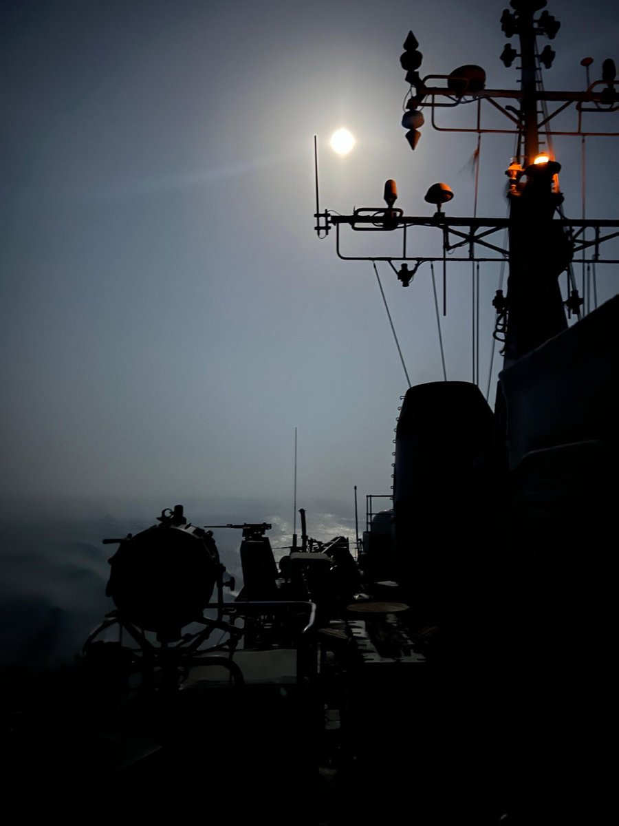 HMSMiddleton's tweet image. 🌕✨ Did you catch the Buck Moon this weekend? We were lucky enough to catch it onboard over the open sea 🌊
Moments like these remind us of the unique experiences life at sea offers. ⚓️
#LifeAtSea #OceanViews