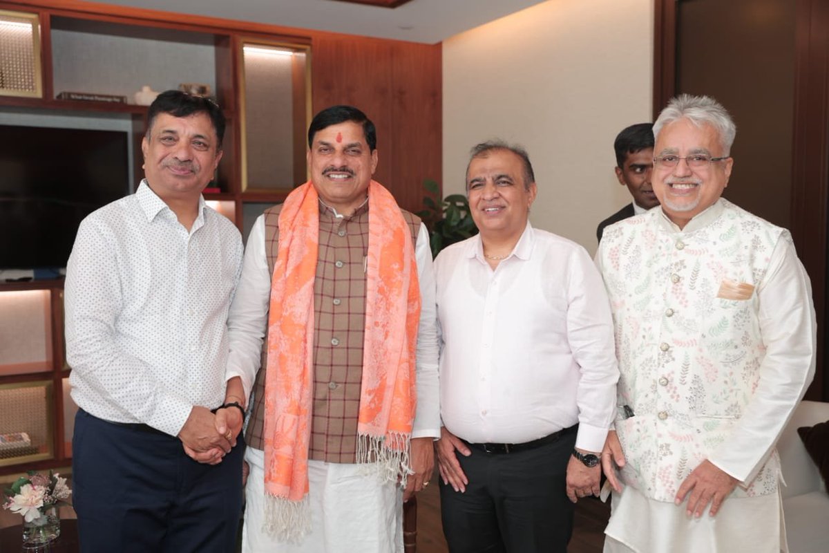 Chief Minister, MP (@cmmadhyapradesh) on Twitter photo "वैश्विक संवाद 2025" के अंतर्गत मध्यप्रदेश में निवेश को प्रोत्साहित करने के उद्देश्य से UAE प्रवास के दौरान आज दुबई आगमन पर मुख्यमंत्री डॉ. मोहन यादव का आत्मीय स्वागत एवं अभिनंदन किया गया।
<a href="/DrMohanYadav51/">Dr Mohan Yadav</a> <a href="/IndembAbuDhabi/">India in UAE</a> <a href="/investindia/">Invest India</a> <a href="/MPIDC/">MPIDC</a> <a href="/Industryminist1/">Industry Policy & Investment Promotion Department</a> <a href="/minculturemp/">Culture Department, MP</a> "वैश्विक संवाद 2025" के अंतर्गत मध्यप्रदेश में निवेश को प्रोत्साहित करने के उद्देश्य से UAE प्रवास के दौरान आज दुबई आगमन पर मुख्यमंत्री डॉ. मोहन यादव का आत्मीय स्वागत एवं अभिनंदन किया गया।
<a href="/DrMohanYadav51/">Dr Mohan Yadav</a> <a href="/IndembAbuDhabi/">India in UAE</a> <a href="/investindia/">Invest India</a> <a href="/MPIDC/">MPIDC</a> <a href="/Industryminist1/">Industry Policy & Investment Promotion Department</a> <a href="/minculturemp/">Culture Department, MP</a>