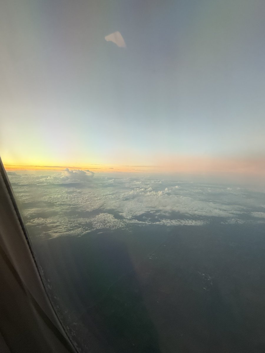 missmelanie1980's tweet photo. #WheelsDown #YYZ … it’s good to be home! https://t.co/A9ReHOMsee