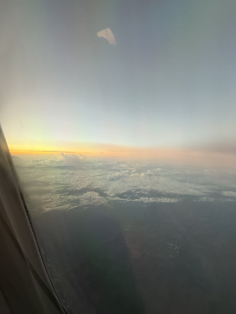 missmelanie1980's tweet photo. #WheelsDown #YYZ … it’s good to be home! https://t.co/A9ReHOMsee