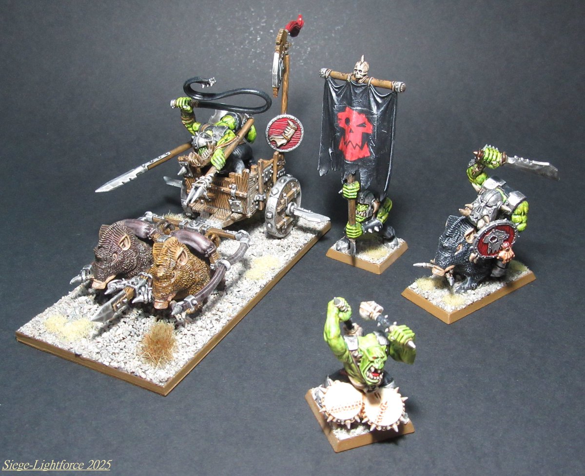 SiegeLightforce's tweet image. At the end of the month, it's the second part of the Warhammer Fantasy 6th edition box, Orcs! ^^
#warhammerfantasy #warhammerpainting