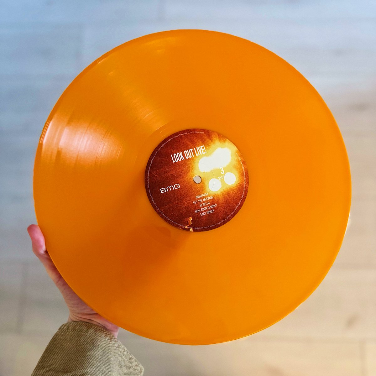 ʟᴀᴜʀᴀ ᴅᴇᴀɴ (@saydemesne) on Twitter photo Originally a Record Store Day exclusive, <a href="/Johnny_Marr/">Johnny Marr</a>’s ‘Look Out Live!’ is now getting a full release. Raw, electric, and full of heart, it’s everything a live album should be: deadgoodmusic.blog/johnny-marr-lo… Originally a Record Store Day exclusive, <a href="/Johnny_Marr/">Johnny Marr</a>’s ‘Look Out Live!’ is now getting a full release. Raw, electric, and full of heart, it’s everything a live album should be: deadgoodmusic.blog/johnny-marr-lo…