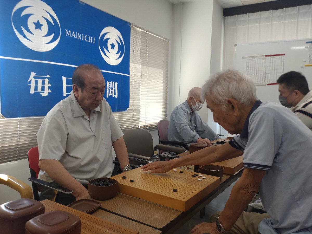 第71回アマチュア本因坊決定戦秋田県大会が、13日、畜産会館3階、秋田囲碁センターで行われました。優勝者は、8月23、24日、東京都千代田区の日本棋院で開かれる全国大会の出場権を得ます。