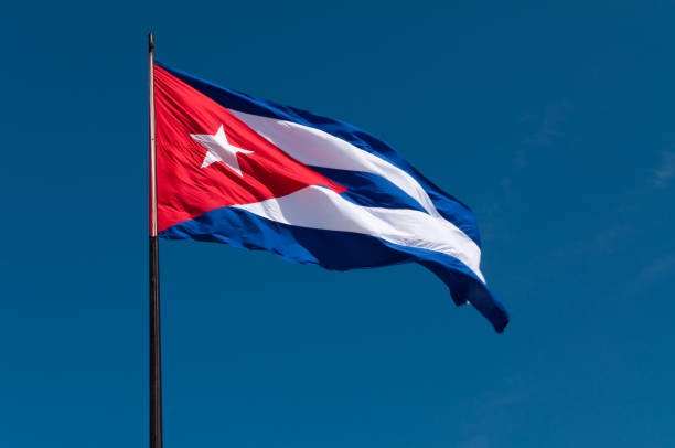 ConsulCubarabia's tweet photo. EEUU es capaz de imponer sanciones migratorias contra dirigentes revolucionarios y de mantener una guerra económica prolongada y despiadada contra #Cuba, pero no tiene la capacidad de doblegar la voluntad de este pueblo ni de sus dirigentes.

#CubaEstáFirme https://t.co/VvEyvUZUQd