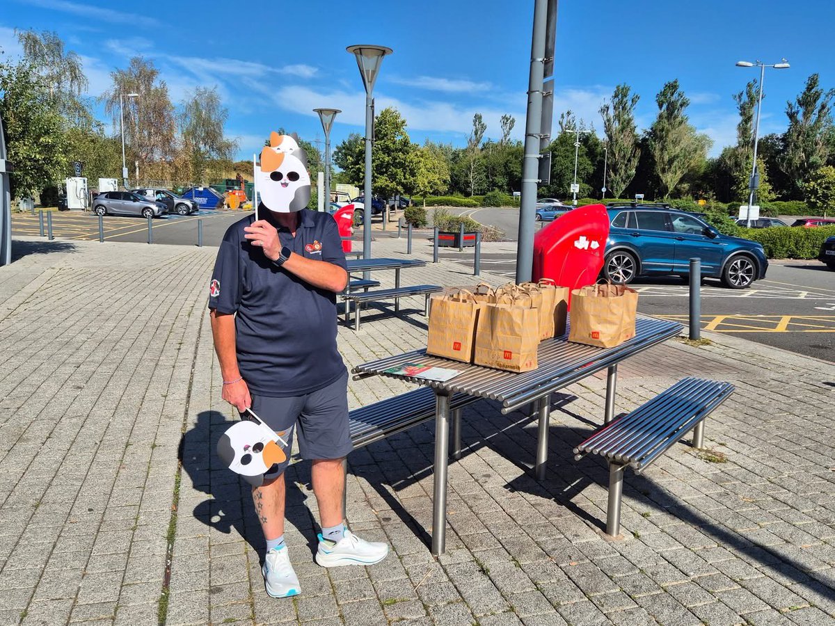 comdtnacf's tweet image. After a marathon 12 hour journey we stopped to feed the hot and tired exchange participants before our final destination - spirits were remarkably high - after a cold shower and fresh bedding it was time for an early night