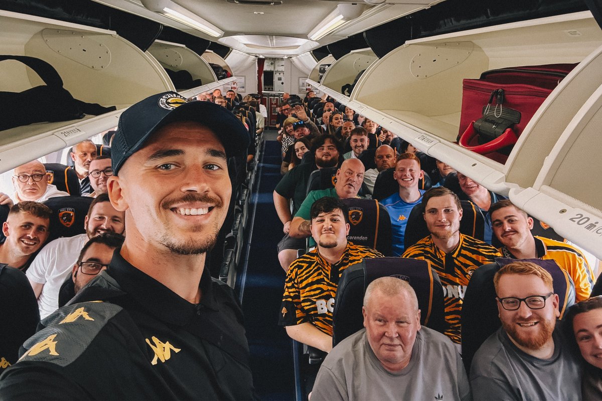 Hull City tweet media