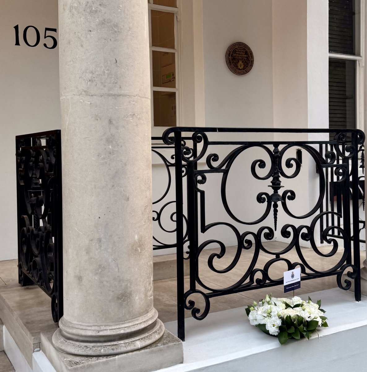 tpmt_org's tweet image. Today we remember DS Raymond Purdy of the Metropolitan Police who was shot and murdered arresting a suspect in 1959. Ray was a 43 yrs old family man. We erected our memorial to him in 2019 where today we laid a floral tribute #HonouringThoseWhoServe
#PoliceMemorials #PoliceFamily