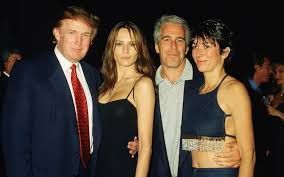 TRUMP, EPSTEIN Y EL MIEDO A LA VERDAD

Trump ha estallado. Otra vez. Pero esta vez el pánico tiene forma de informe: los archivos del caso Epstein, que podrían implicar a élites políticas, económicas y mediáticas de medio mundo, incluidos varios de sus aliados.

Ante la presión