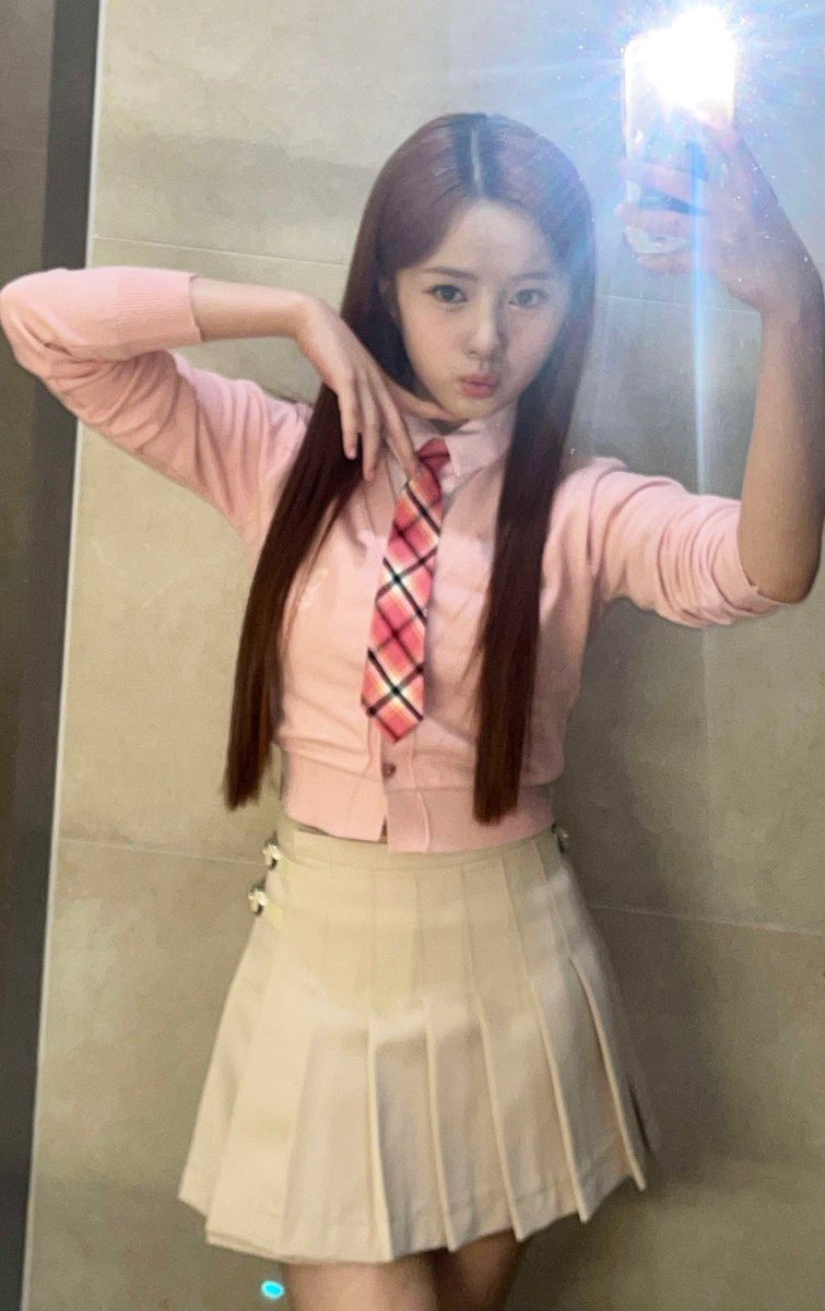 UNIS_offcl's tweet image. xoxo, Ellie~💖🧁

#UNIS #유니스
#ELISIA #엘리시아