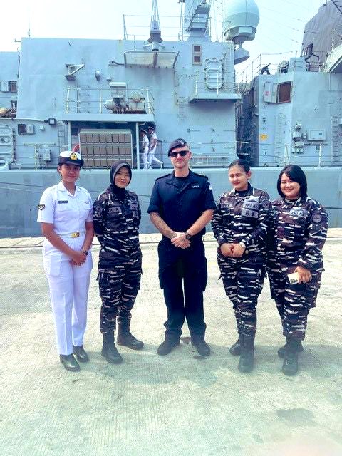 Royal Navy Police tweet media