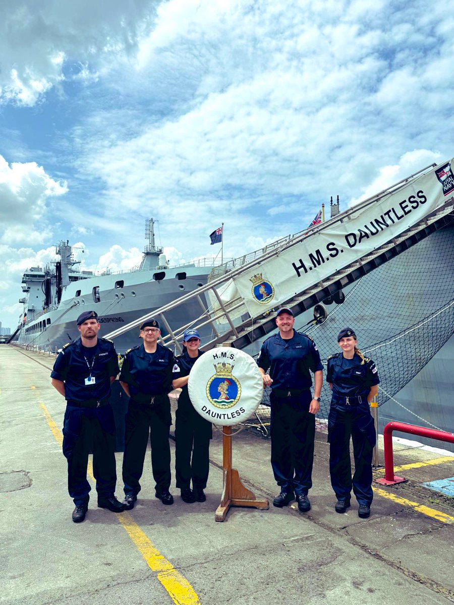 Royal Navy Police tweet media