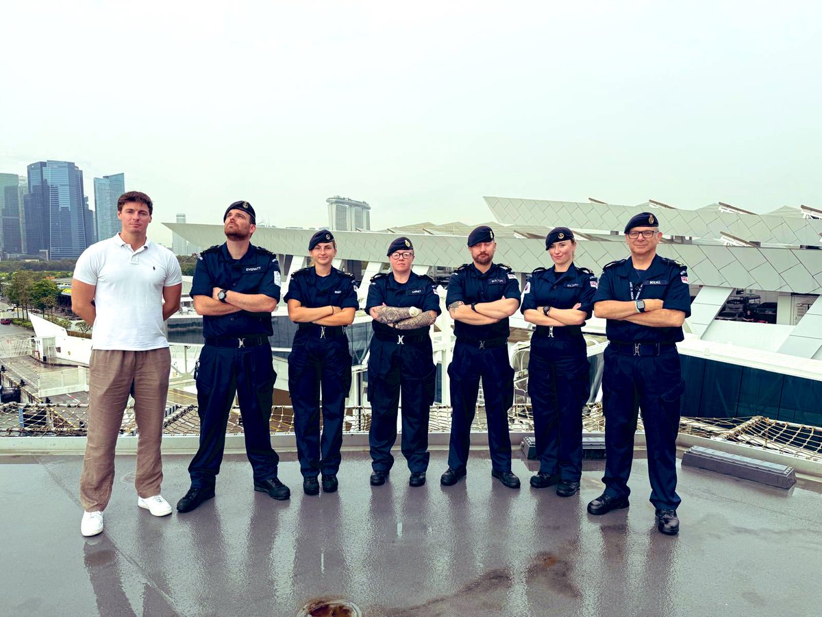 Royal Navy Police tweet media