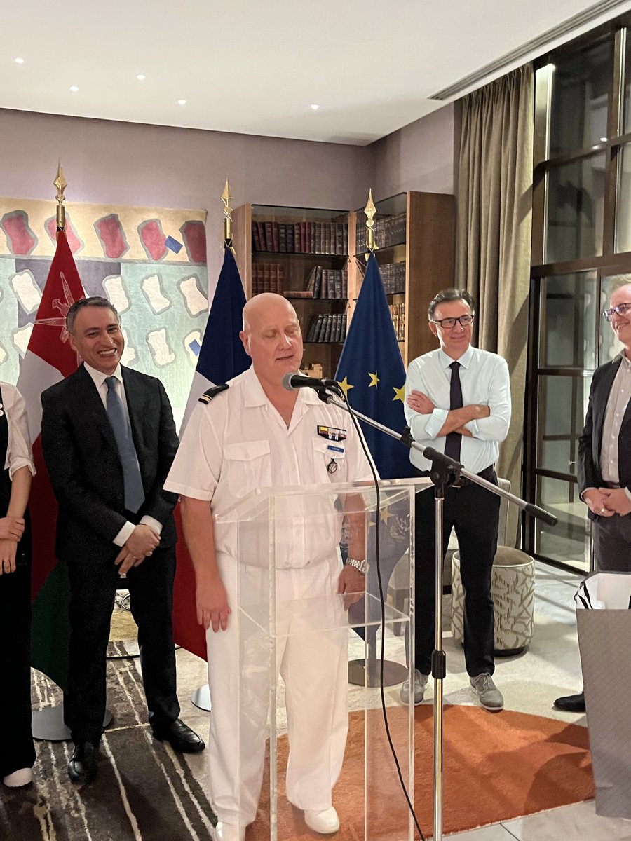 L’ambassadeur de France en #Oman a salué lors d’une réception à la Résidence de France les collaborateurs de l’ambassade qui terminent leur mission cet été. Il les a remercié pour tout le travail accompli et leur a souhaité le meilleur pour leurs nouvelles affectations