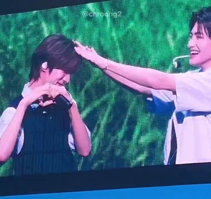 OMG JIHOON GIVING YOUNGJAE HEAD PATS 🫳🏻🫳🏻🥹🥹