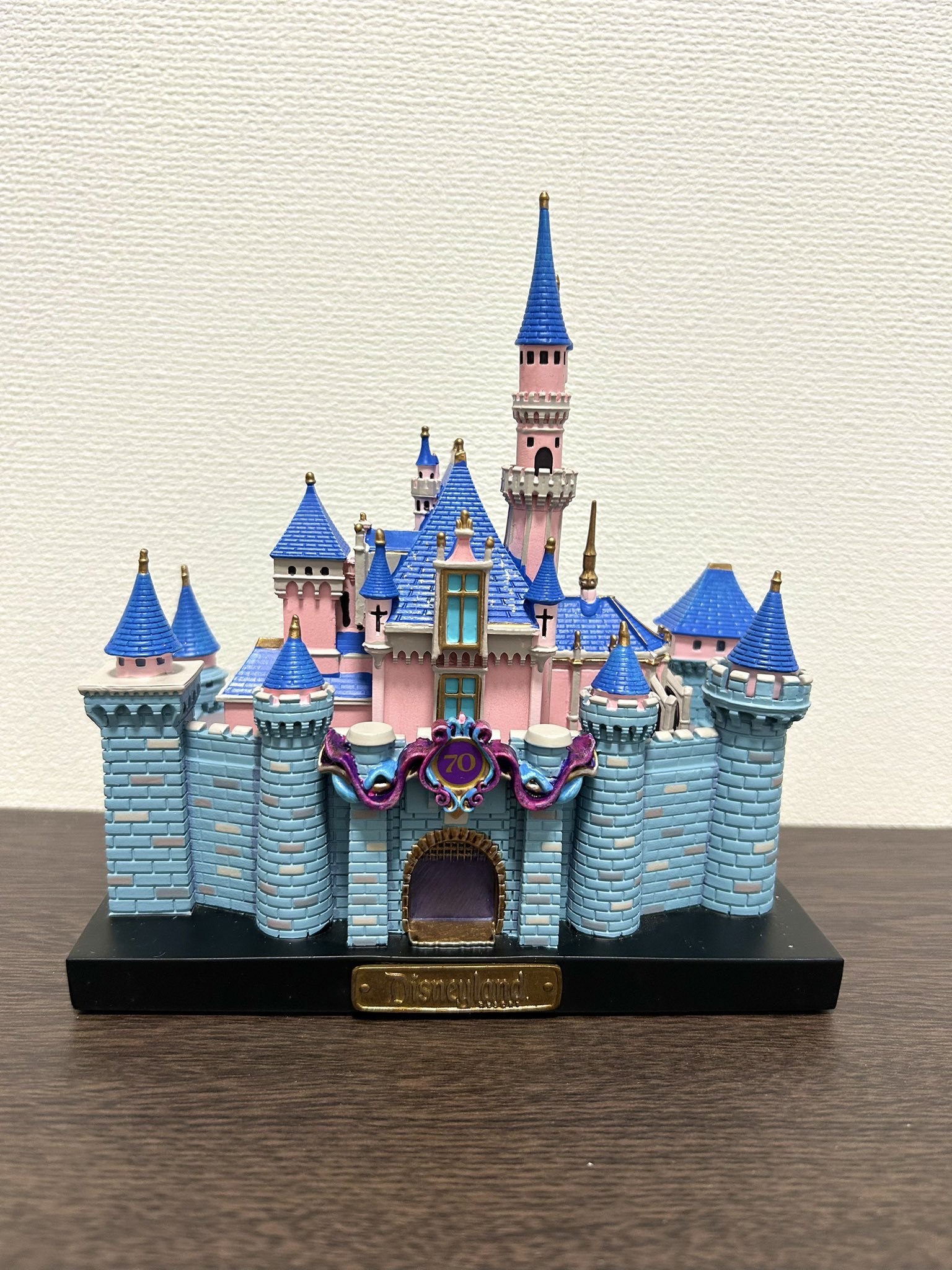 ディズニーストア　ラプンツェル　コロナ城 心ときめく『塔の上のラプンツェル』の世界観をあなたの日常に
