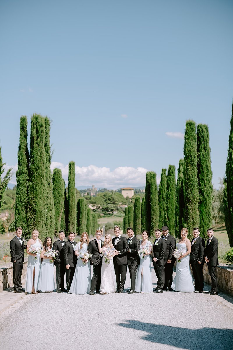 The Wedding party at Villa Tolomei Florence 🇮🇹

Planning a destination wedding in Italy? Let's make your dream wedding a reality! Now booking for 2026 (1 spot left) and 2027 weddings. Reach out to start planning your perfect day. 💌

Wedding Planner: @primaveradreams