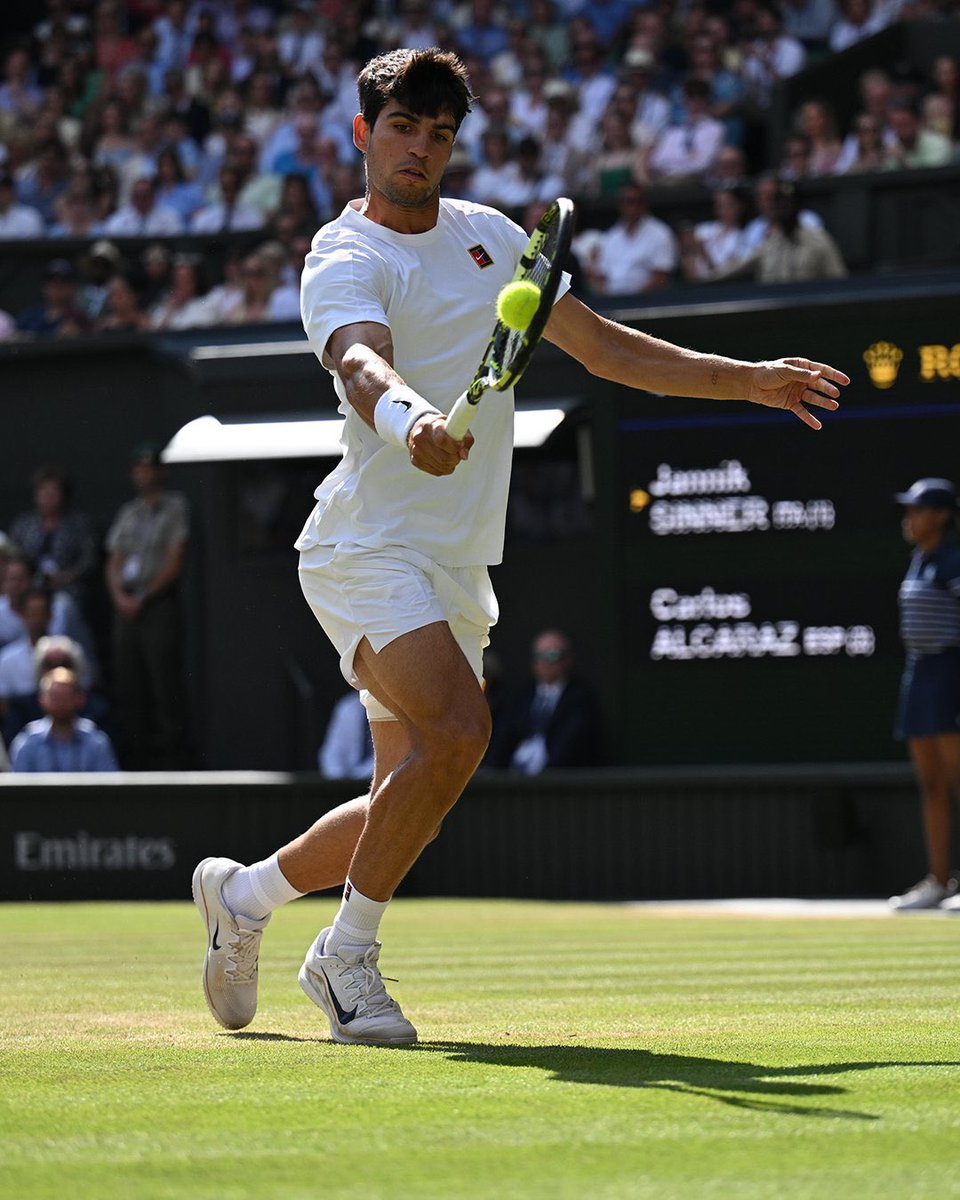 مستحيييييييييل !! كارلووووس 👏🏼

#Wimbledon