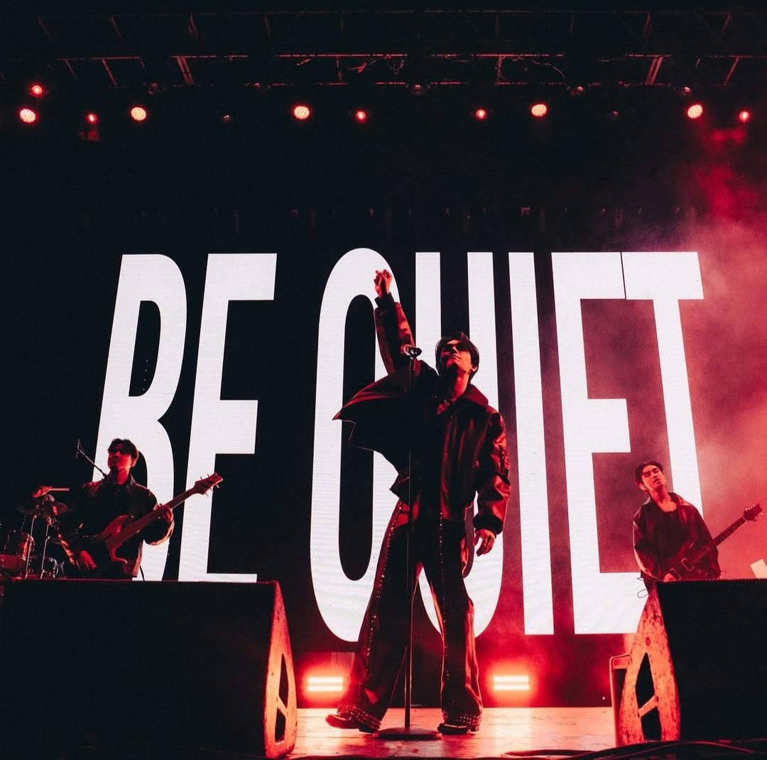 jeffbarcodepics's tweet photo. i'm going to meet him in two days 🖤

— #JeffSatur #JeffSaturRedGiantTour https://t.co/hubTRwKjow