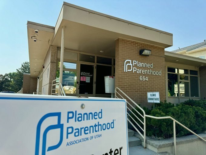 🚨 BREAKING: The Supreme Court rules 6-3 BANNING Planned Parenthood from being FUNDED by taxpayer dollars.  

Do you support this?

Yes or No?