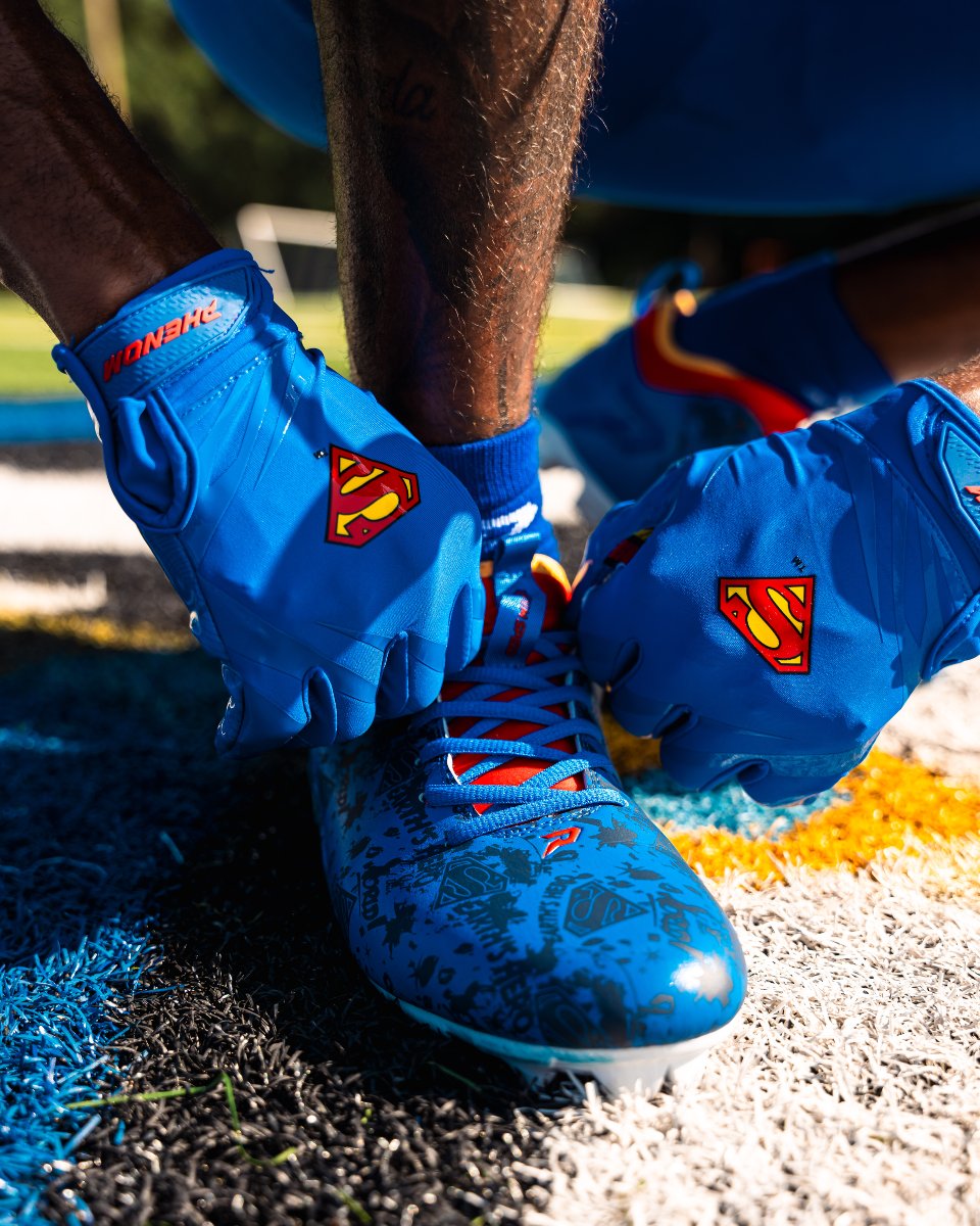 PhenomElite's tweet image. Legacy from the ground up. 👟

#Phenom x #Superman