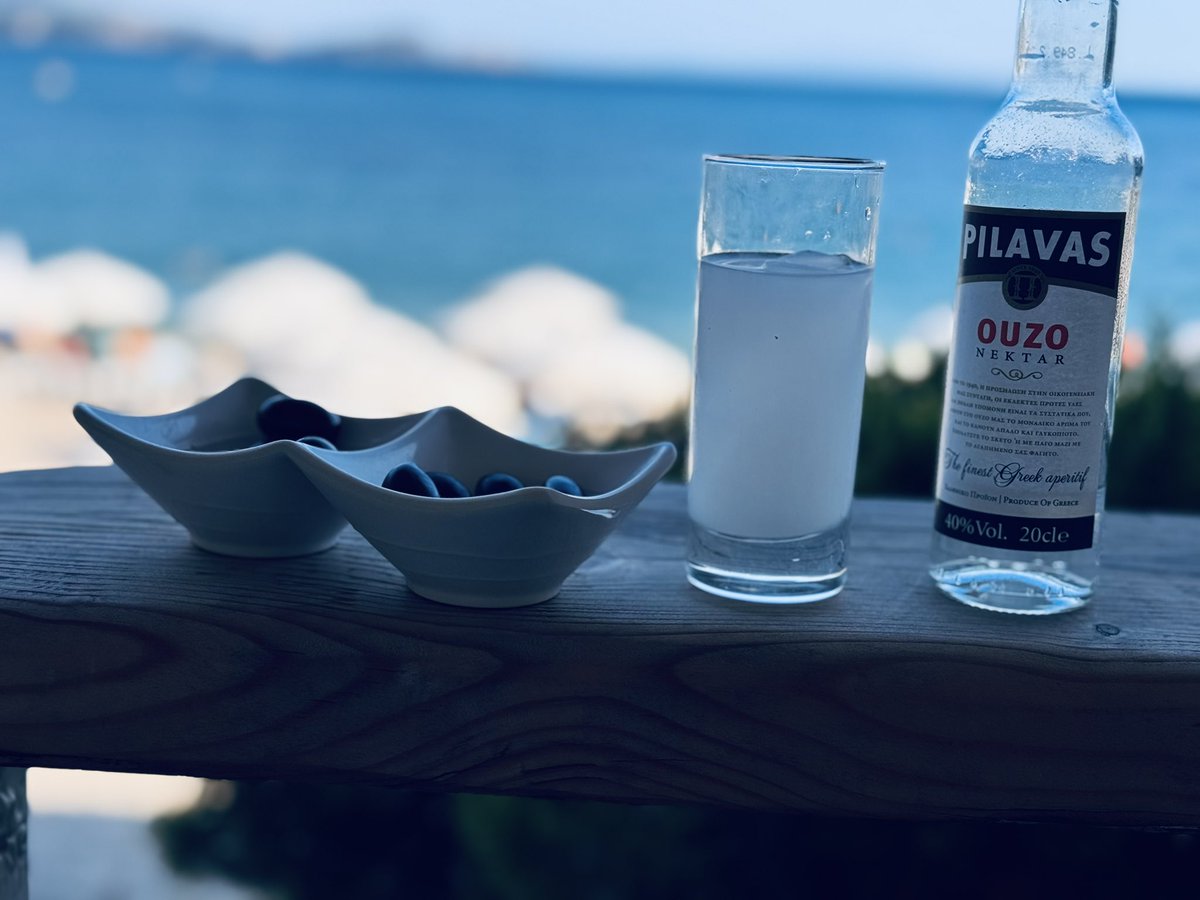 craigfairbrass's tweet image. Greece I’m  am back and have missed you 🇬🇷 love this part of the World now for over 50 yrs! People -food - sea and vino  ❤️😇🙏😎