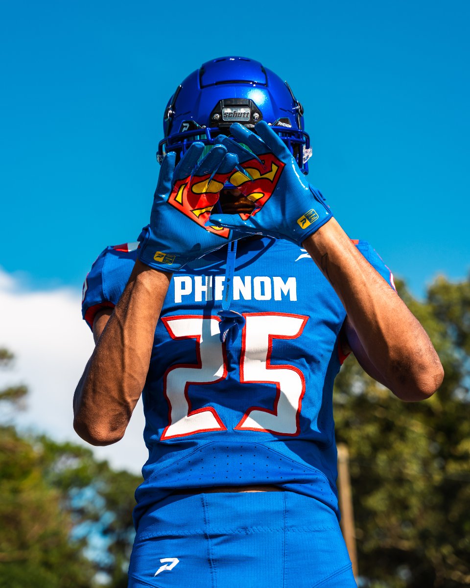 PhenomElite's tweet image. Legacy from the ground up. 👟

#Phenom x #Superman