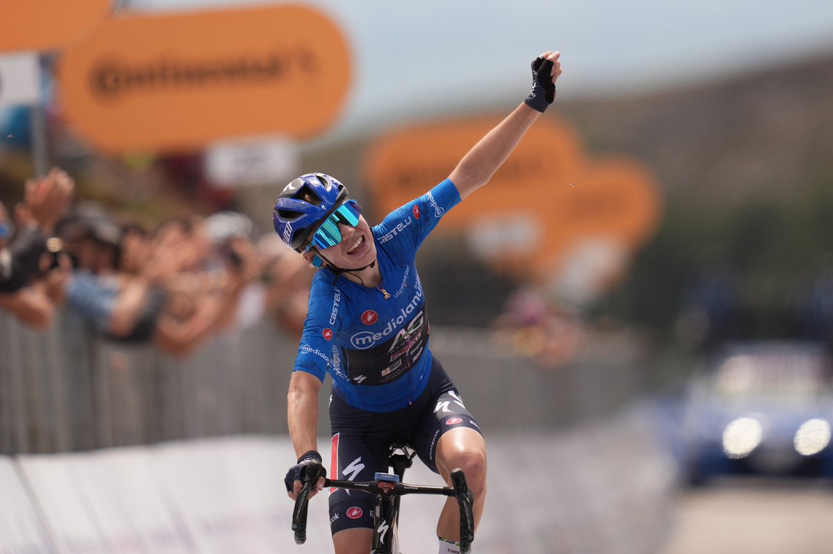 Gascompleta's tweet photo. 68 race days in her past three seasons combined!!! Countless set backs and comebacks. 

They said she can’t position - She can’t descend - She will never be a GT rider!

Sarah: HOLD MY BEER!

2025 Giro

- Stage wins x 2
- 3rd on GC
- QOM Jersey
- Best Team 

Sarah 3:0 👏🏼 https://t.co/xqjc9ftpbQ