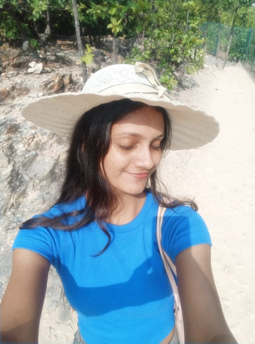 riyayadav09's tweet image. We often hear, “Do what you have an interest in,”✨ 
but what if you have many interests?
Let yourself explore.
linkedin.com/posts/riyayada…

#ExploreMore #FindYourPath #GrowthMindset #PersonalDevelopment #StudentLife #TryNewThings #SelfDiscovery