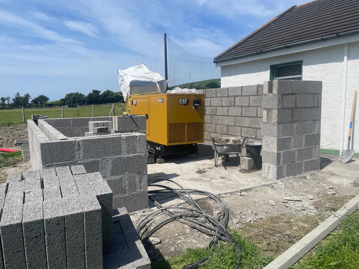 GarnishGAA's tweet image. ⚡️Development update
We are currently building an enclosure around the generator to protect it from the elements. Particular thanks to apprentice blocklayer Stephen Lane  for his time to building surrounding walls!🟢🟡