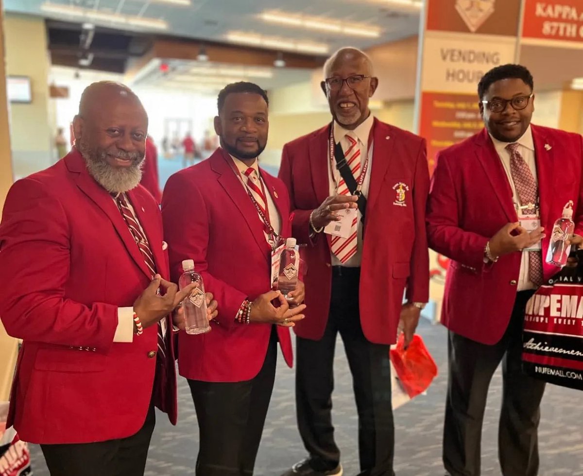 kapsi1911's tweet image. Thank you to Keen-Water, our official hydration sponsor at the 87th Grand Chapter Meeting, for donating 4,000 bottles of water to keep attendees refreshed in 100+ degree heat. Your support was vital! 💧
#KappaAlphaPsi #Klave2025 #KeenWater