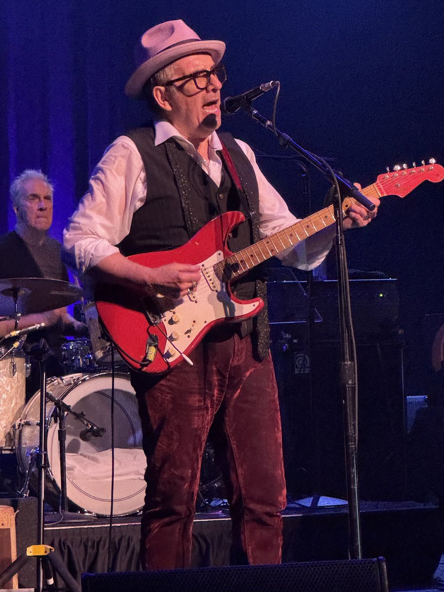 Weinsteinlaw's tweet image. Had the privilege of seeing @elviscostello last night. 40 years after performing at Live Aid and he’s still at the top of his game.