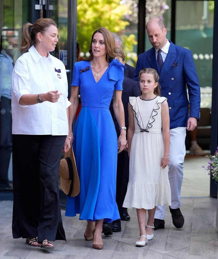 This Sunday afternoon is overflowing with the Prince and Princess of Wales and their children’s good looks for my brain to handle! 💙💙💙💙