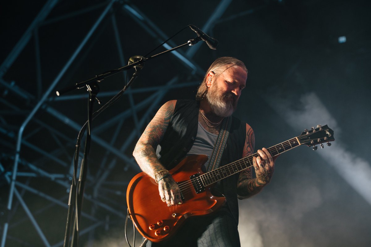 Rock Sound tweet media