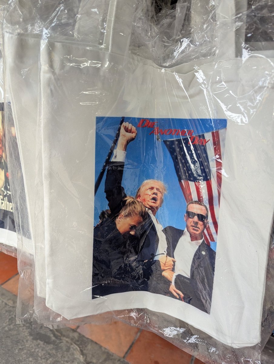 mohan0799's tweet image. Hoi An sellers really know how to make money from memes .