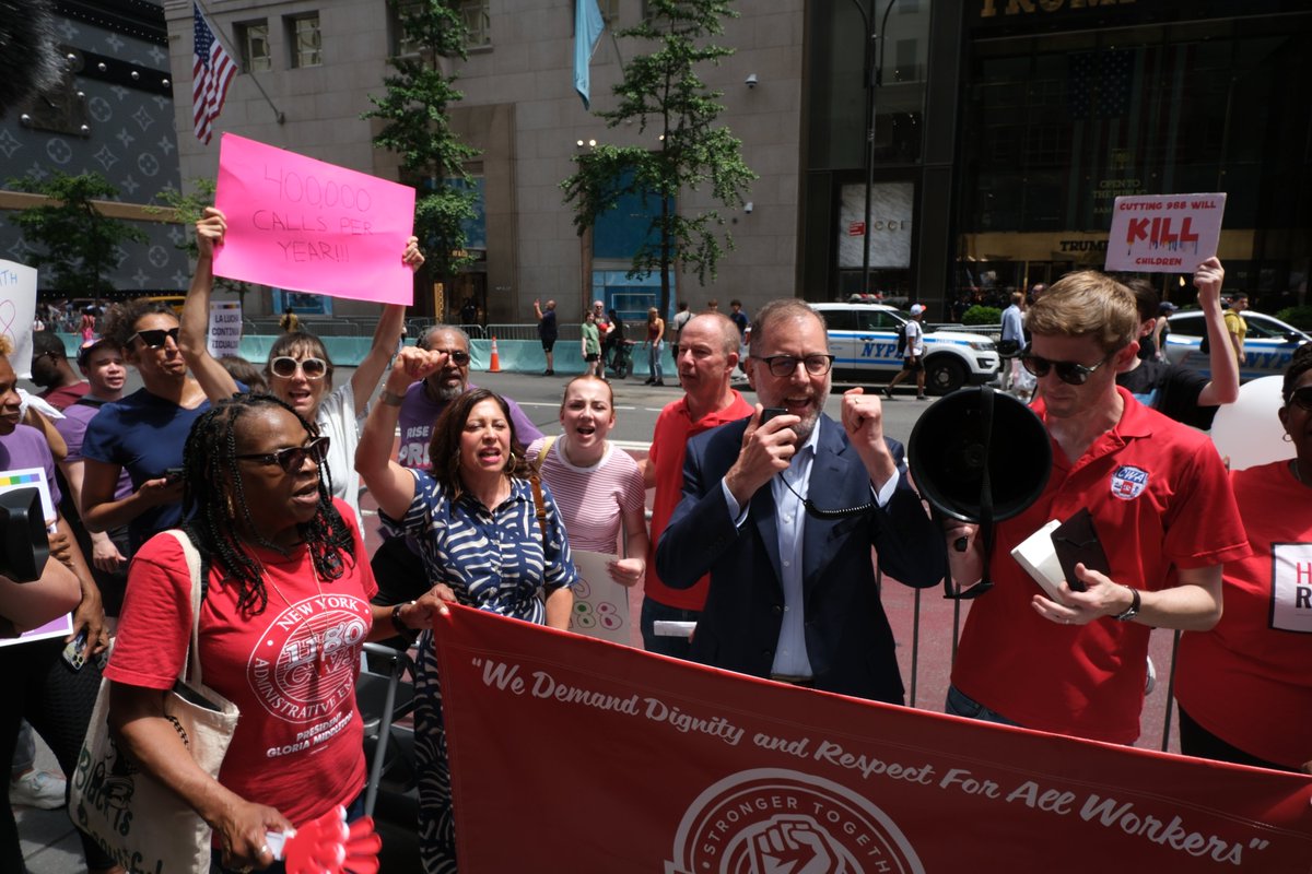 CWADistrict1's tweet image. Thank you @MarkLevineNYC for joining us yesterday and for your continued support of NYC's working families, and our LGBTQ+ community!