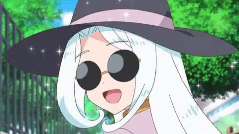 コレはプリチャン豆知識の一つなんですがキラキラのお姉さんの時と、白鳥アンジュの時で髪の線の色が違うという豆知識