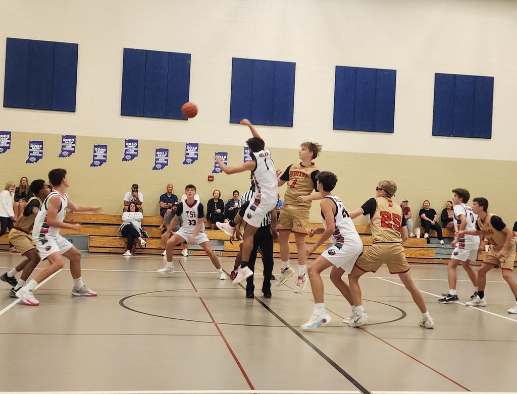tsi2028's tweet photo. TSI Select 77 IBC-Collins 30. #JulyJam #SuperstarEvents.... 9th grade boys in action... https://t.co/3VryEFwsB6