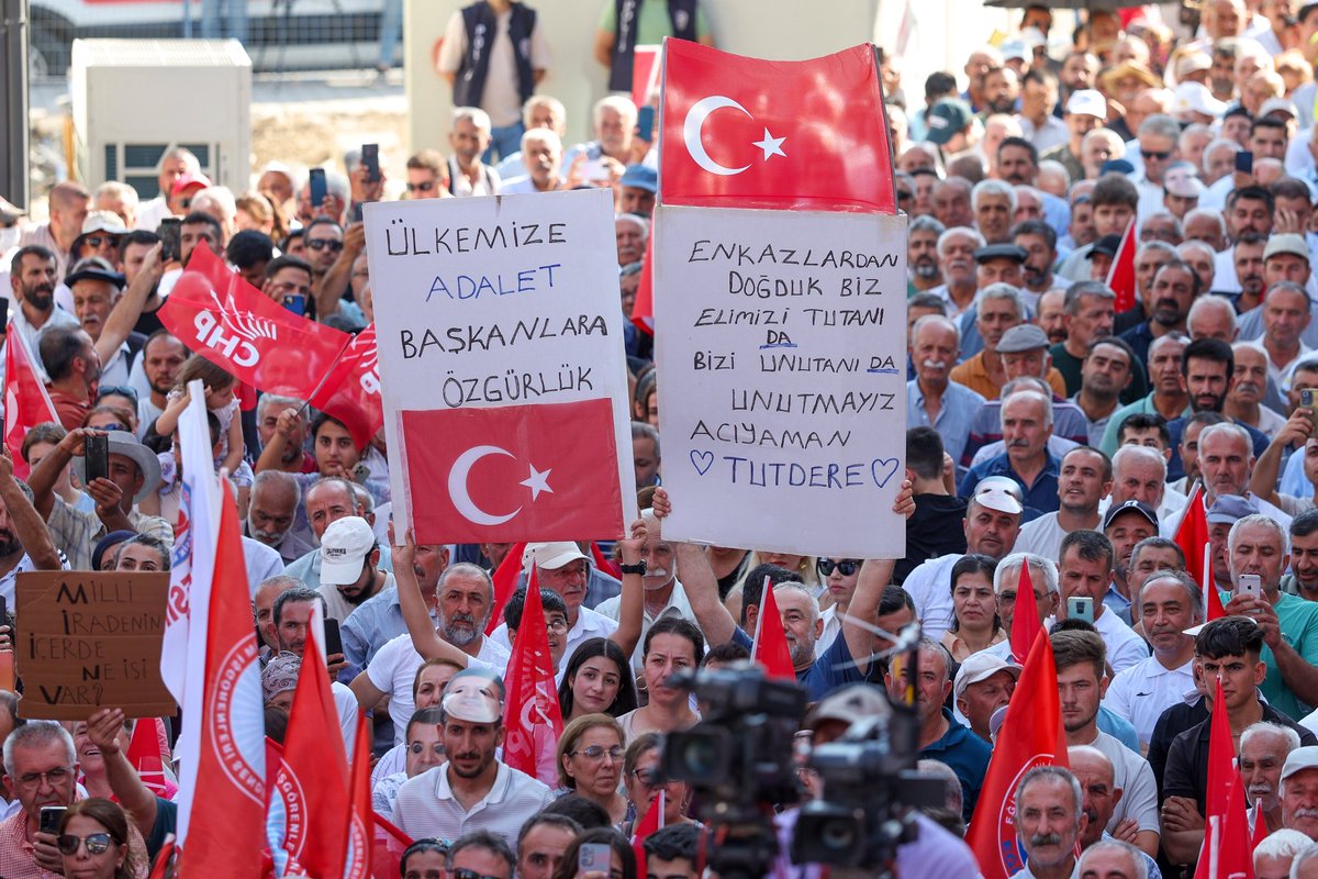 dk_imamoglu's tweet image. Bugün Adıyaman’dan halkın iradesine sahip çıkan, adalet ve demokrasiyi savunan kararlı bir duruş yükseldi! Ülkemizin dört bir yanında sessizlik değil dayanışma, korku değil cesaret büyüyor.
@eczozgurozel @CBAdayOfisi