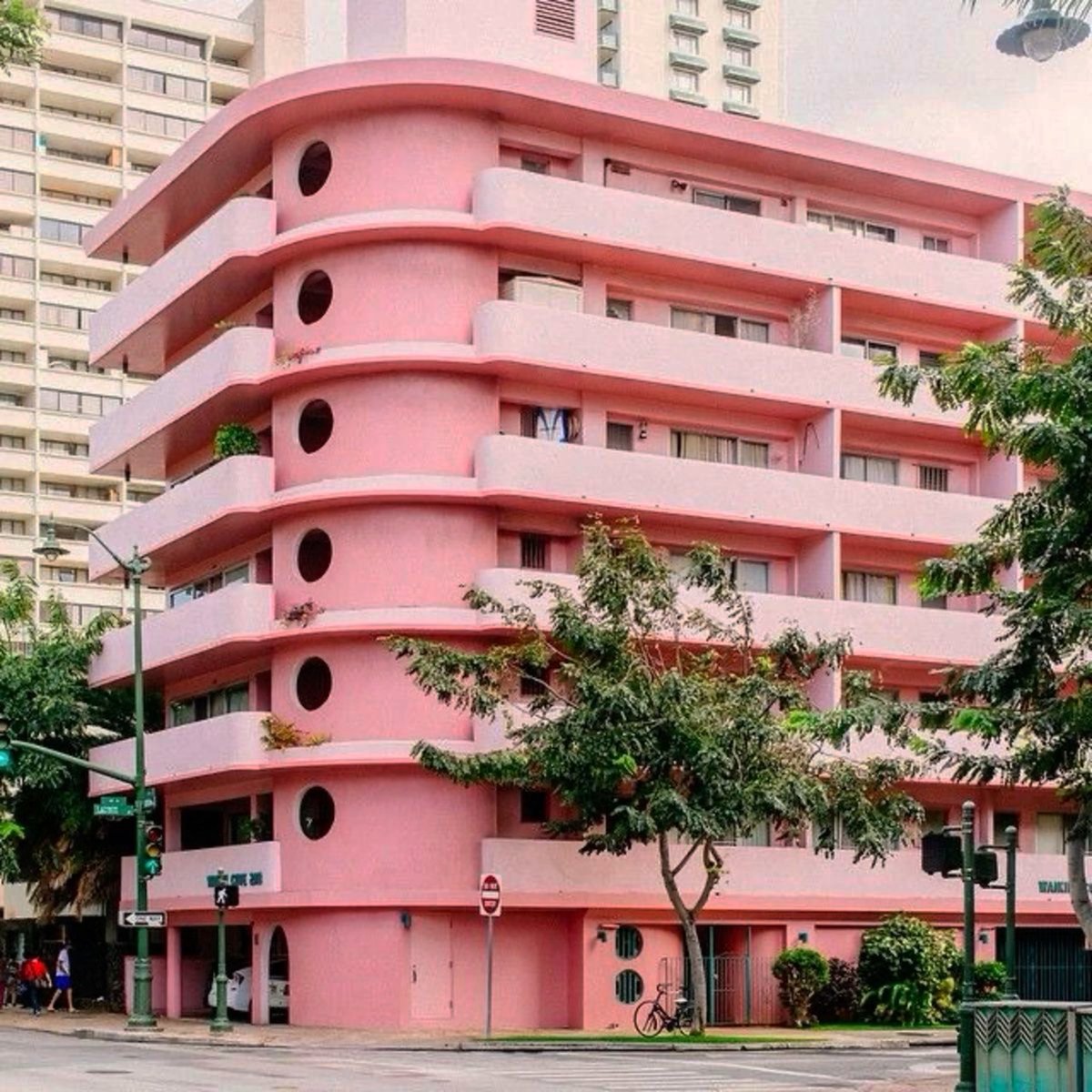 luusssso's tweet image. Starting the petition for society to embrace more colorful architecture