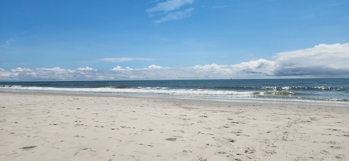 Jam3sSwan's tweet image. Current view. Brig,NJ. @spann @epawawx @JGodynick @stormchaserray @onwithjohnwx