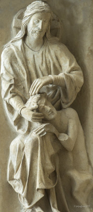 While the Nicene Creed affirms, “I believe in one Lord Jesus Christ… through him all things were made,” the title “Creator and Lord” is rarely applied to JESUS. No? Yet St. Ignatius of Loyola repeatedly referred to JESUS as our “Creator and Lord.” (📸 Creation of Adam, Chartres)