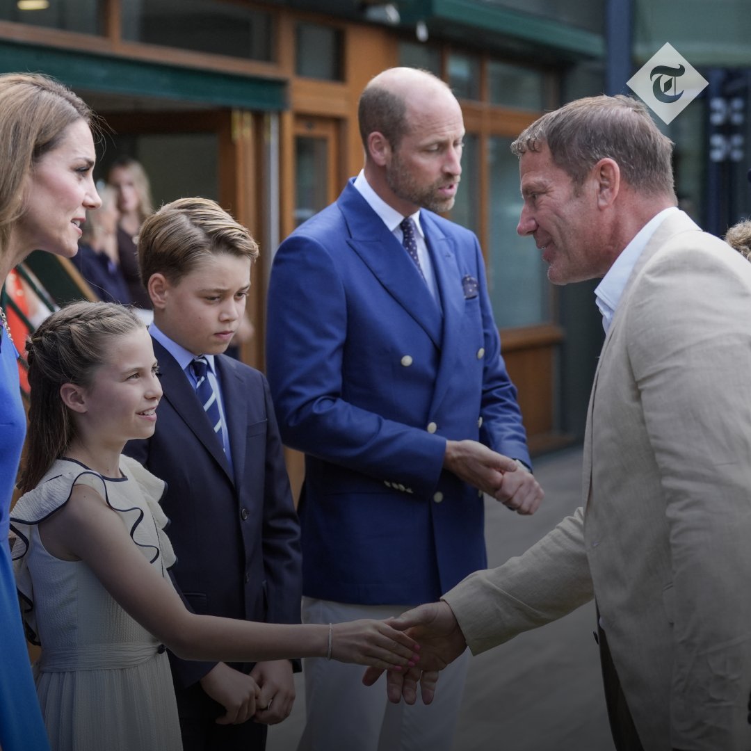 TelegraphRoyals's tweet image. The Prince and Princess of Wales brought Prince George and Princess Charlotte to Centre Court for the men’s final at #Wimbledon
⁠
The royal family arrived in style to watch Alcaraz take on Sinner, with the Princess expected to present the trophy👇
telegraph.co.uk/royal-family/2…