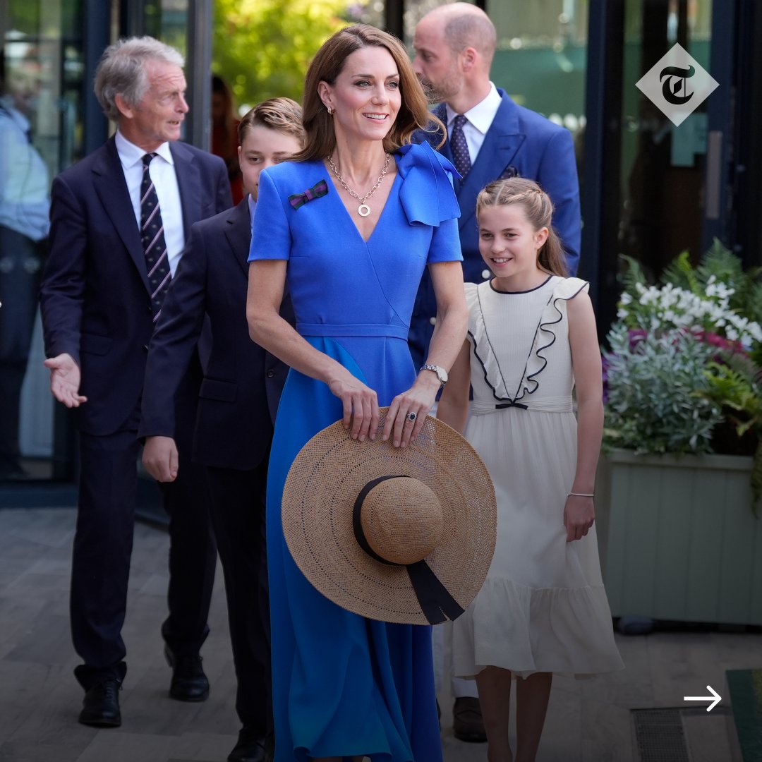 TelegraphRoyals's tweet image. The Prince and Princess of Wales brought Prince George and Princess Charlotte to Centre Court for the men’s final at #Wimbledon
⁠
The royal family arrived in style to watch Alcaraz take on Sinner, with the Princess expected to present the trophy👇
telegraph.co.uk/royal-family/2…