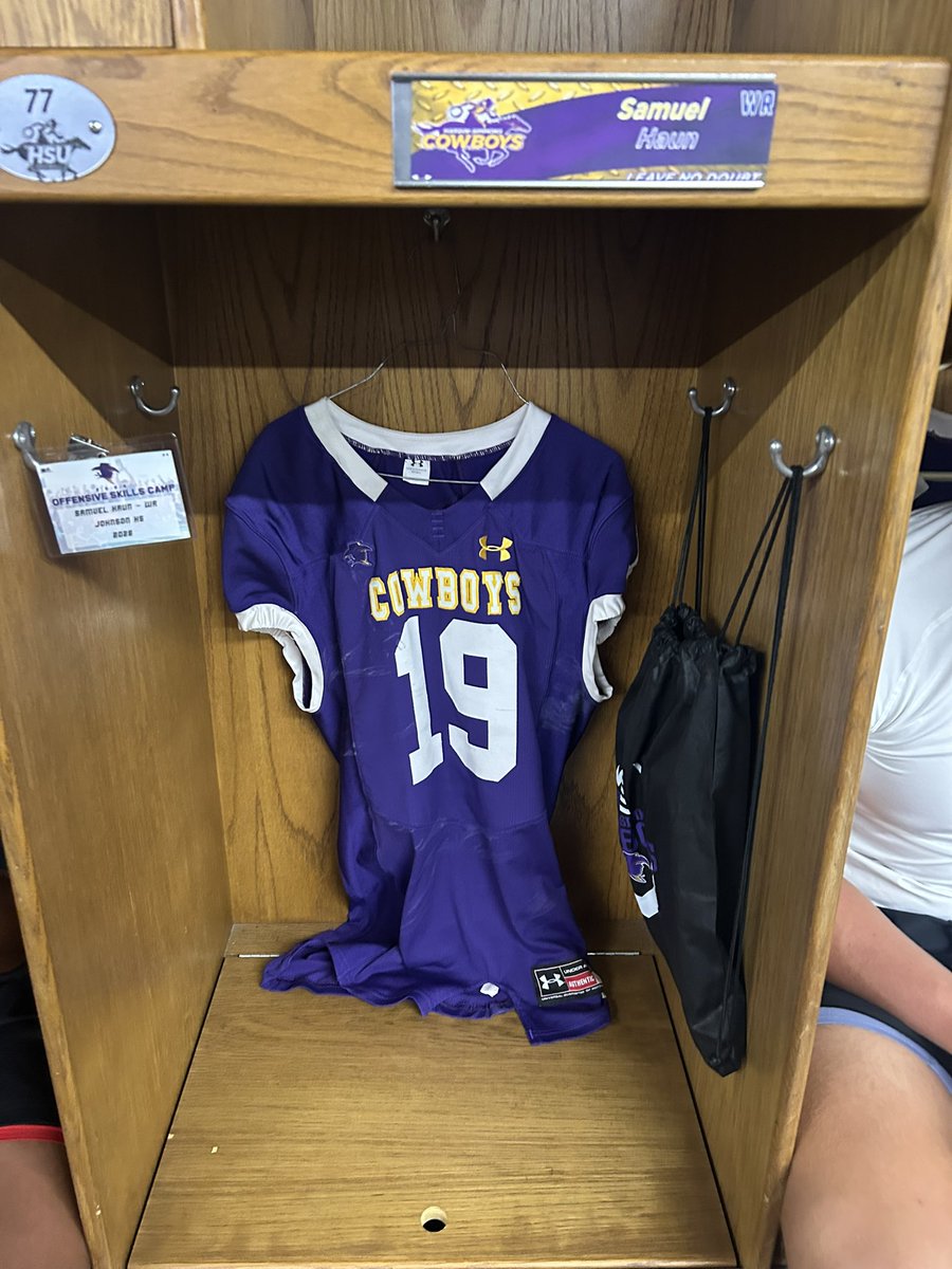 Samhaun13's tweet photo. Great experience on Friday @HSUCowboys. Thank you to @Whitehead_HSU  @CoachElkinsHSU for hosting a great camp and campus tour! @CoachGGlynn @HSUTX @CoachCarlin @CoachAntoine @coacharmatta @CoachNickATX https://t.co/OKQoAo88id