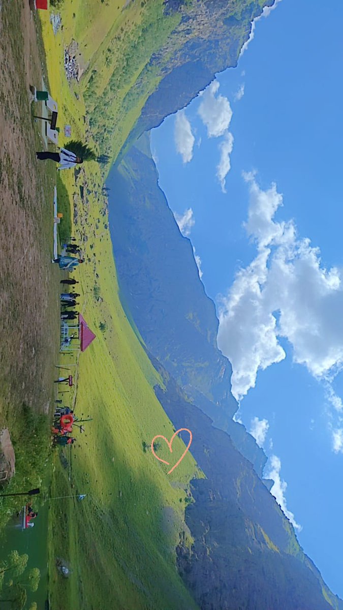 user_not_avlbl's tweet image. لاکھوں ہی مسافر چلتے ہیں -- منزل پہ پہنچتے ہیں دو ایک ۔۔!! 🌸✨🎶