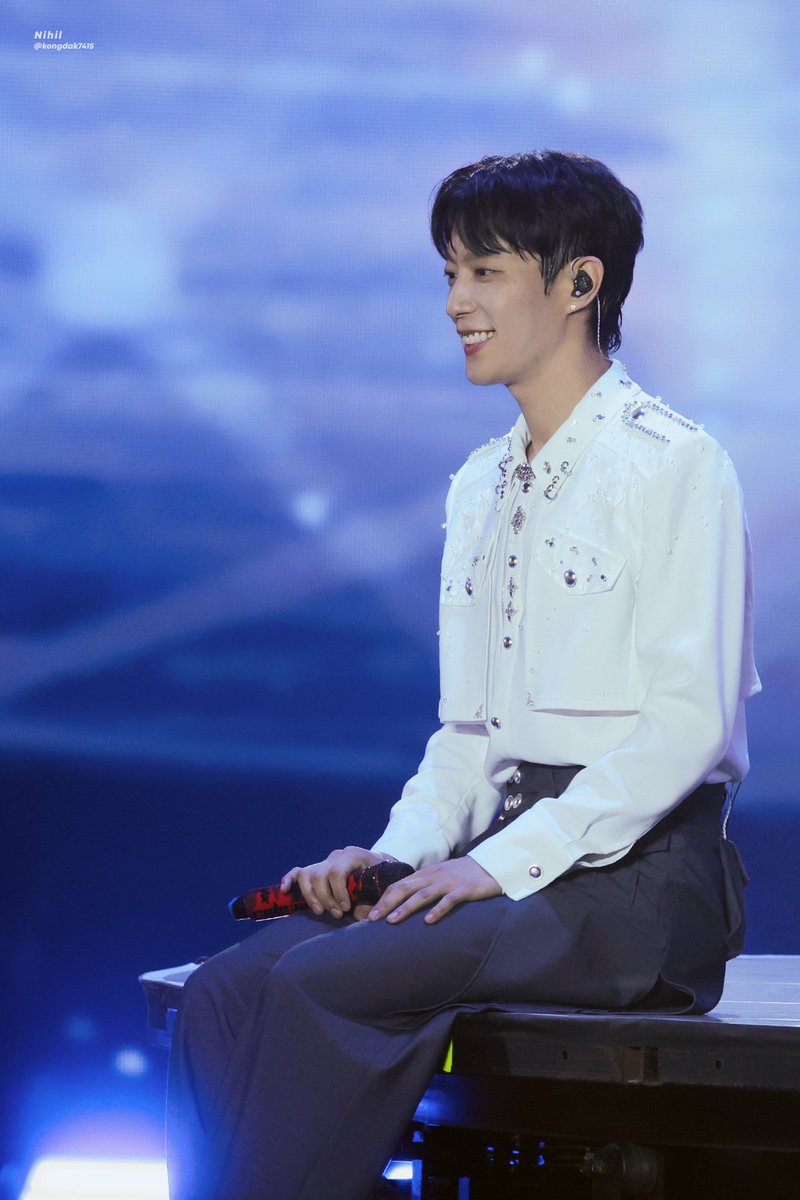 250713 RIDE OR DIE
두준이의 시선 끝이 늘 라이트였단게 
믿기 어려웠던거야 .. 🥲
#하이라이트 #윤두준