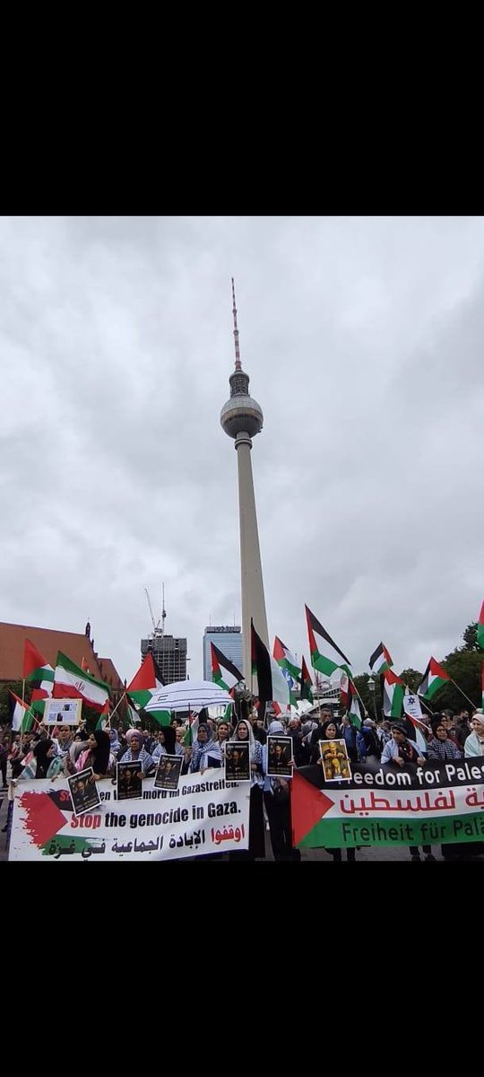 republic_pal's tweet image. وقفة تضامنية في برلين دعمًا لغزة رغم منع الشرطة للمظاهرة
republicpalestine.com/2025/07/13/%d9…