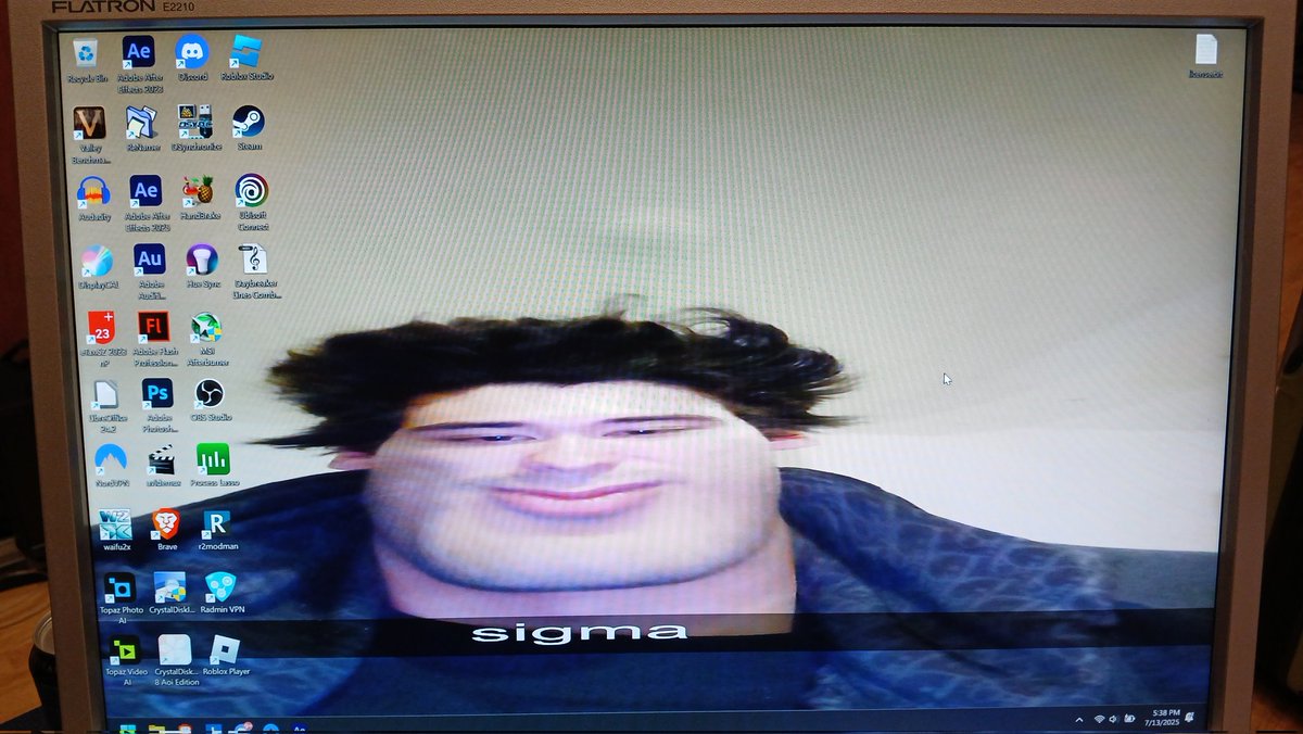 bbluemetal's tweet image. Shout out to @StormXF3 for having the best desktop background ever