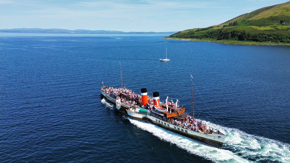 PS_Waverley's tweet image. SUMMER PADDLING AT ITS BEST - Check out these images 👇 

Waverley captured as she paddles astern from Lochranza on her way to Campbeltown and for an afternoon cruise along the Kintyre Coast. 

Waverley’s next sailing from Lochranza and Campbeltown will be on Wednesday 6th…